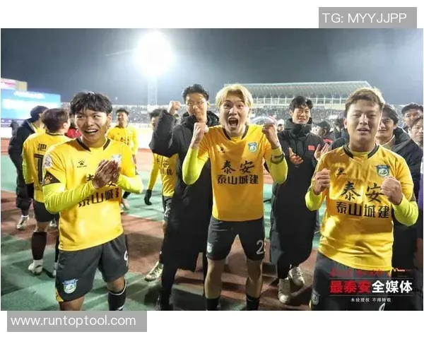 大谷翔平在 2024 年夺冠后的更衣室庆祝中，特意致电远在日本的启蒙教练